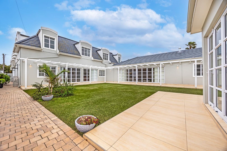 7 Bedroom Property for Sale in Flamingo Vlei Western Cape